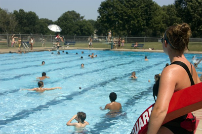 Swimming Pool Cleaning - Sylvie cleaning services